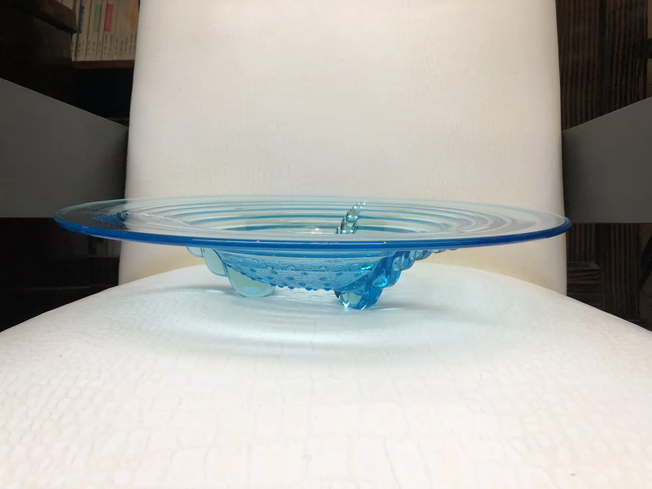 alter blauer Murano-Glas-Teller mit kreisförmigen Details