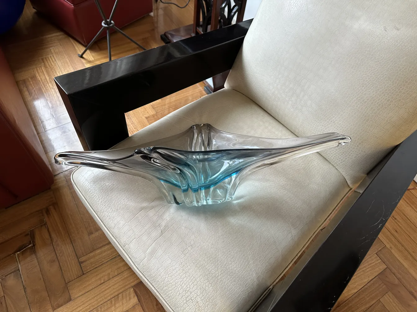 schüssel aus murano-glas mit blauen und durchsichtigen farben