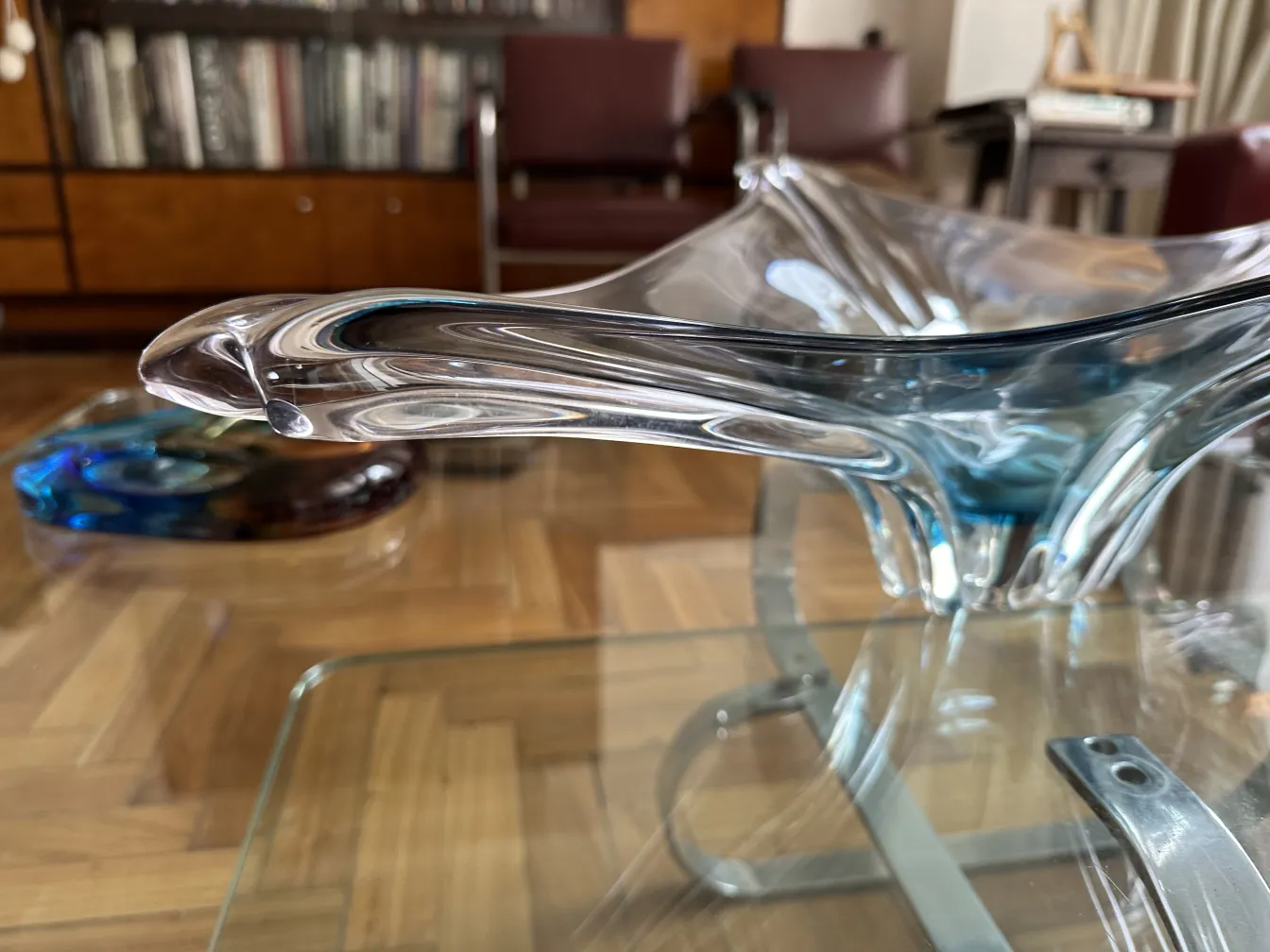 bellissimo vetro di murano antico con toni blu, decorativo