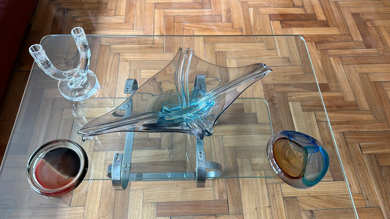 grande pièce de cristal de murano avec des formes artistiques et des couleurs