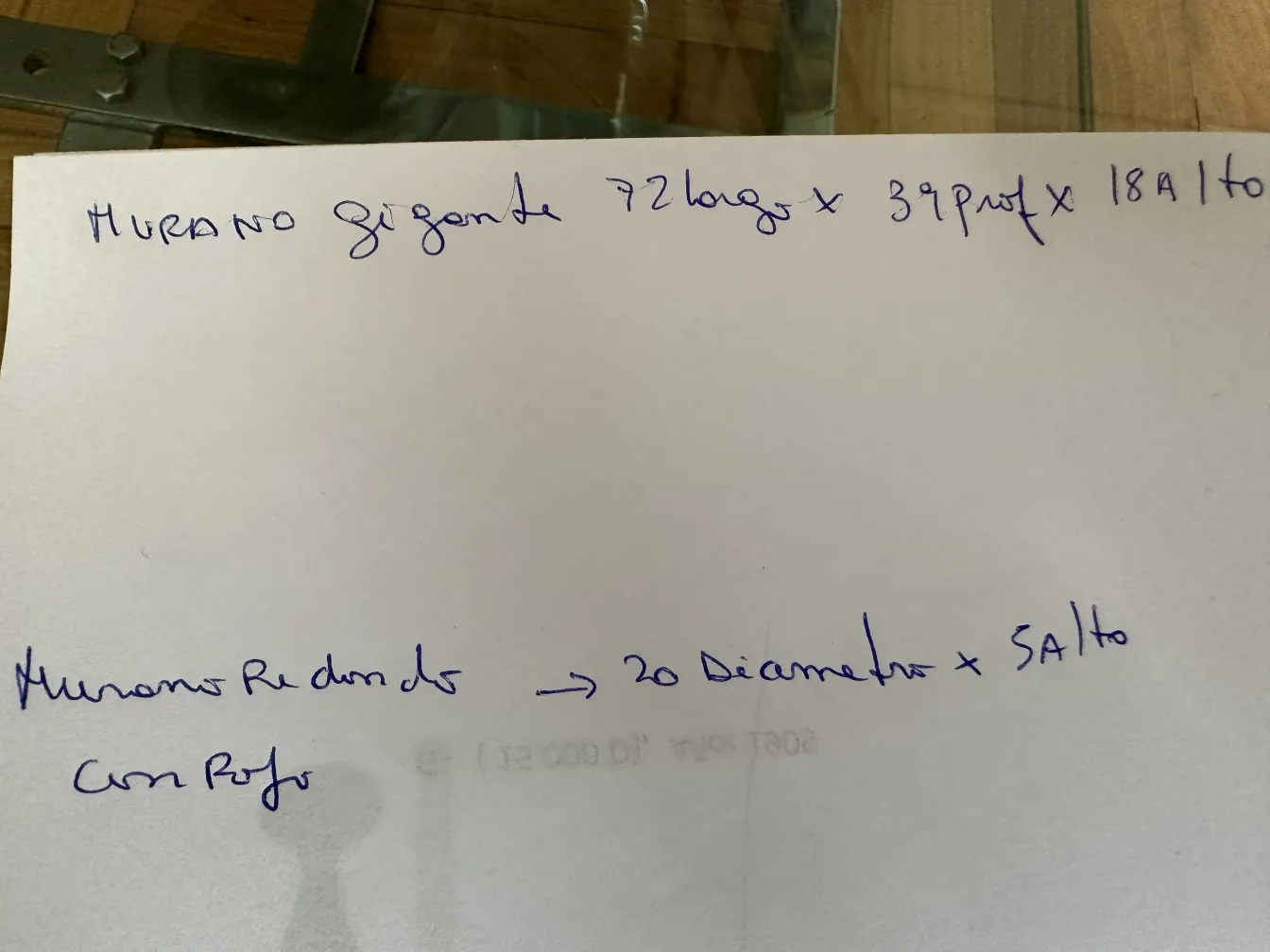 grande vetro di murano con dettagli rossi, stile antico