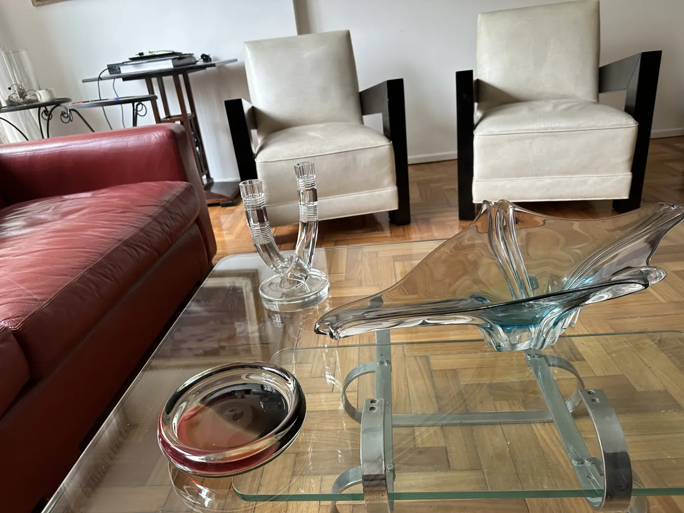 murano glass sculpture with elegant and smooth shapes