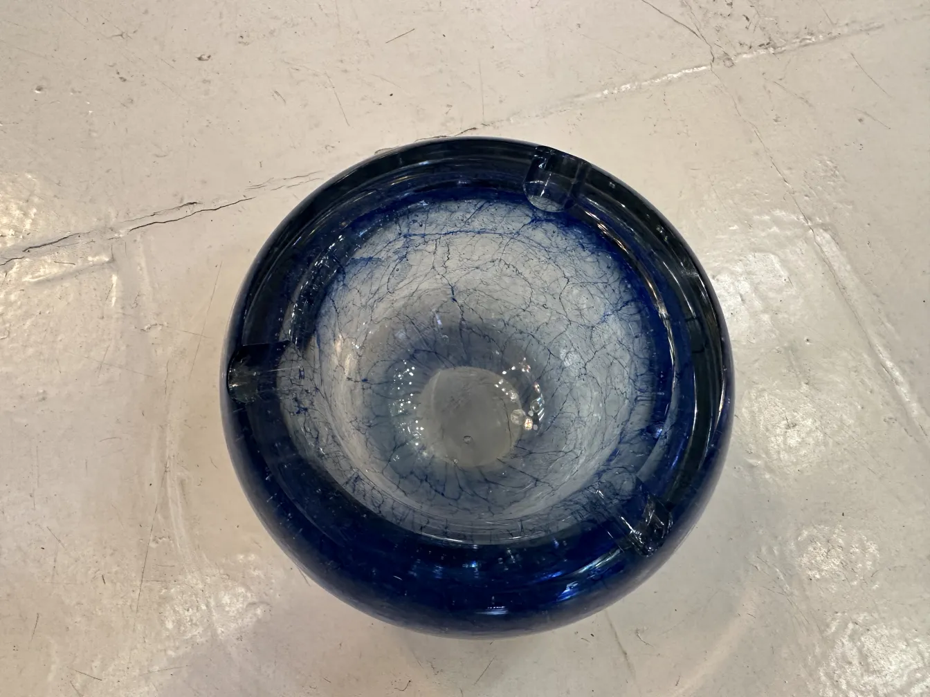 antiker Murano-Glas-Aschenbecher in Blau mit Adern
