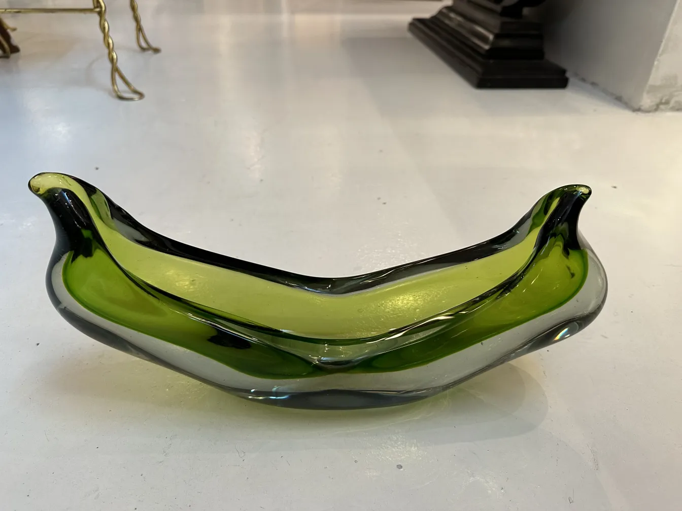 tigela antiga de cristal de murano em verde e preto