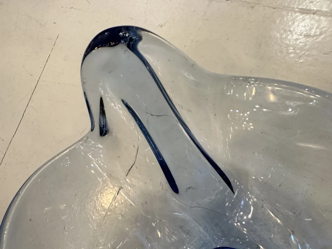 altes murano-glas mit hellblauen details