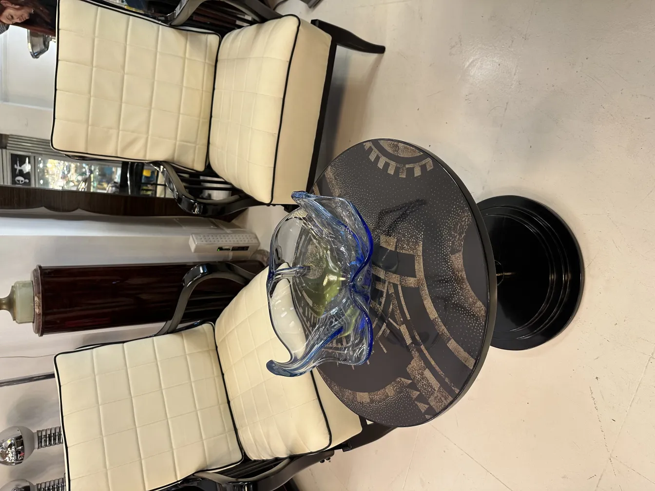 hermoso cristal de murano con tonos azul y verde en mesa