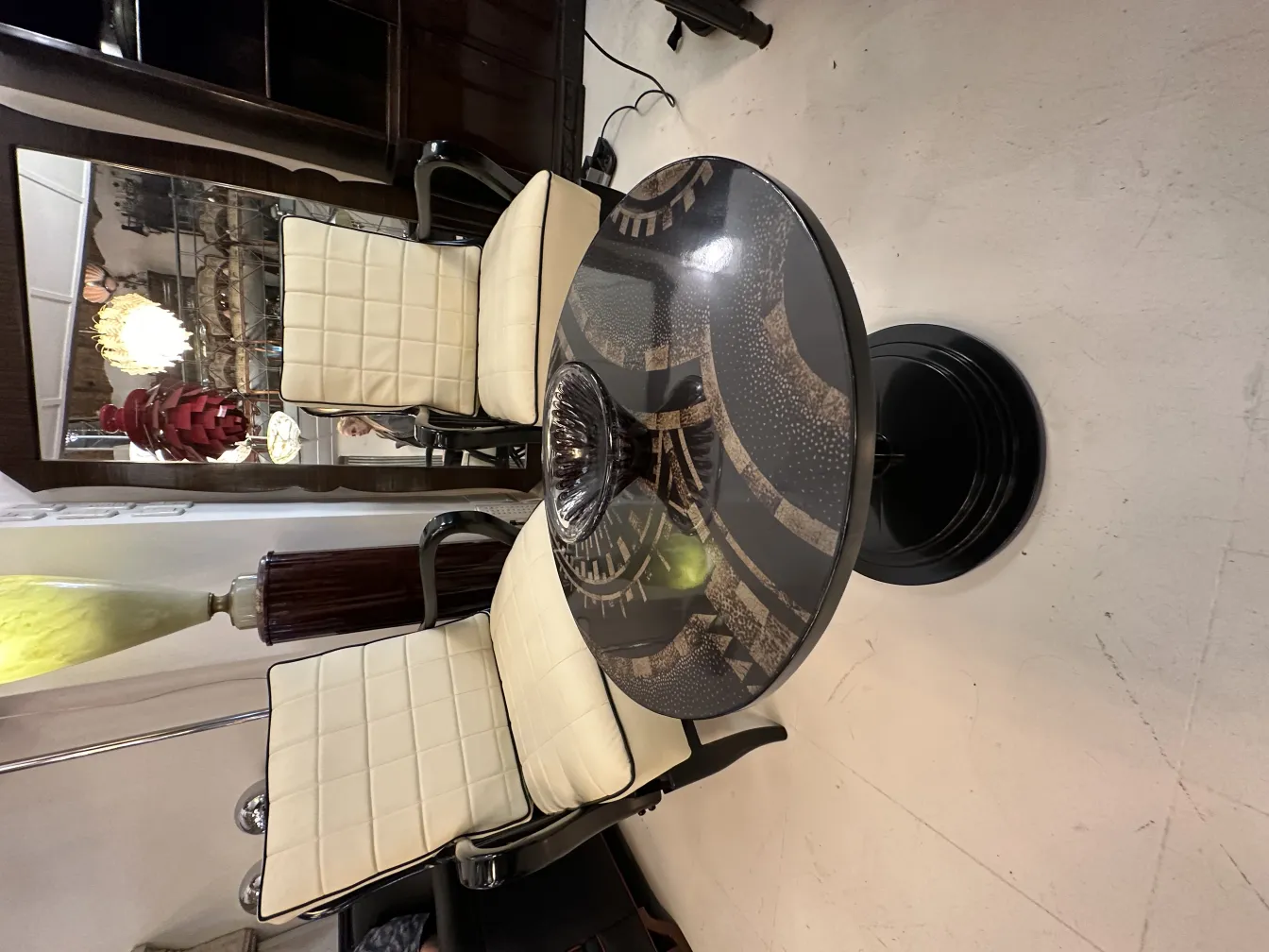 古いムラーノガラスの装飾品、独特なデザインのエレガントなセッティングに