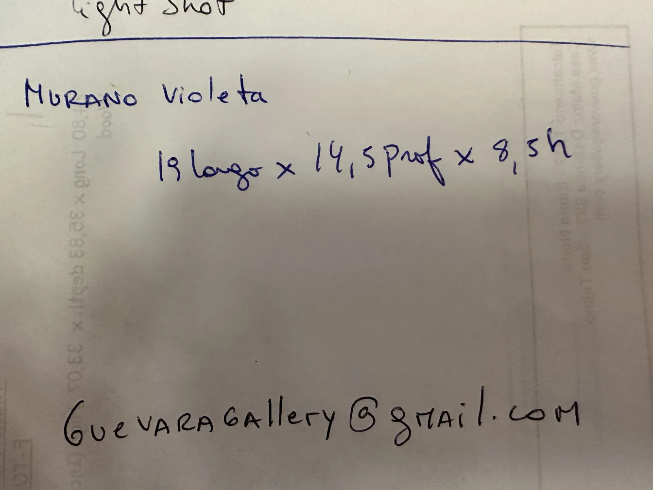 紫色の古代ムラノガラス、装飾的でエレガントです。