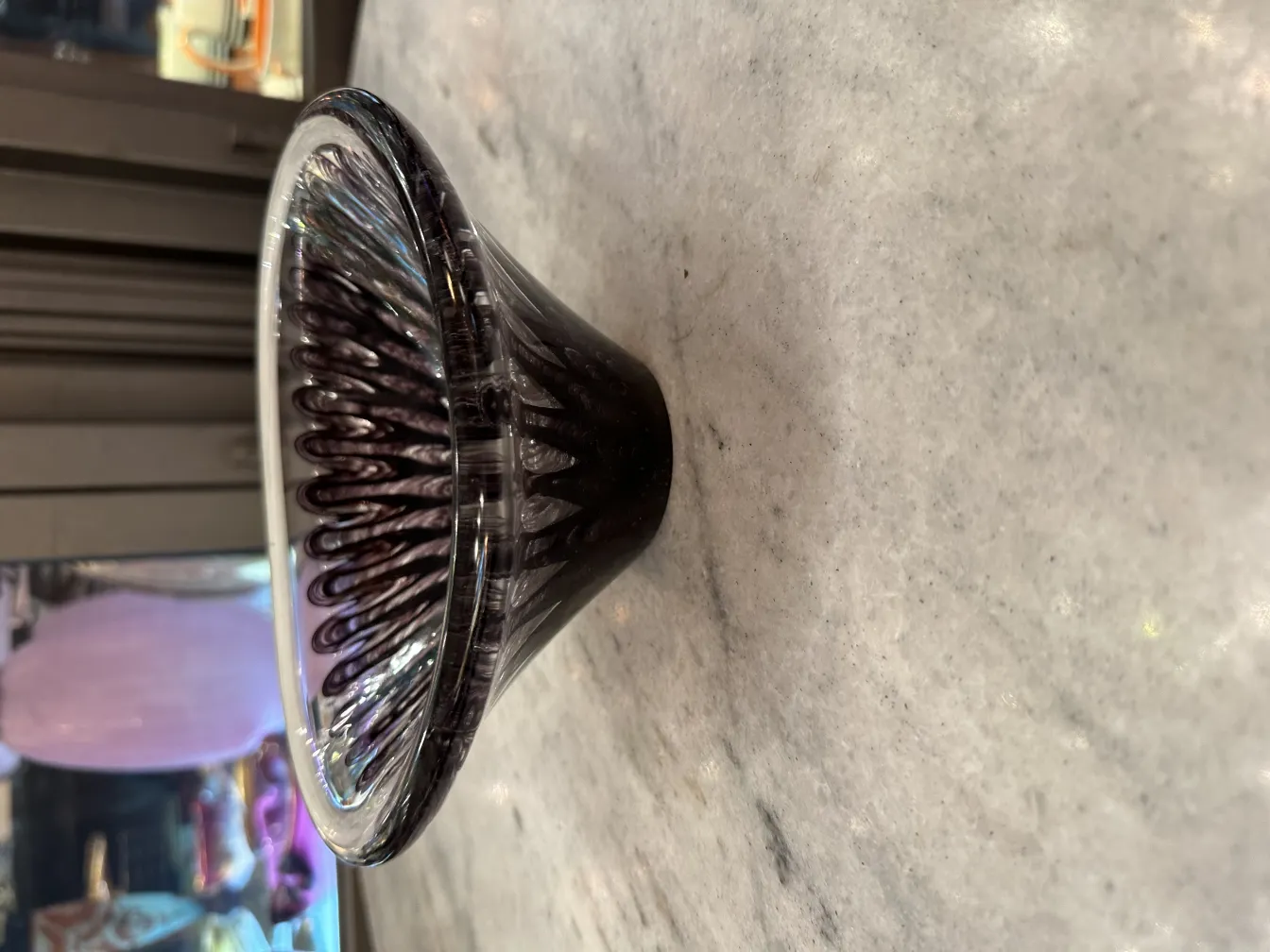 tazón antiguo de cristal de murano con diseño elegante