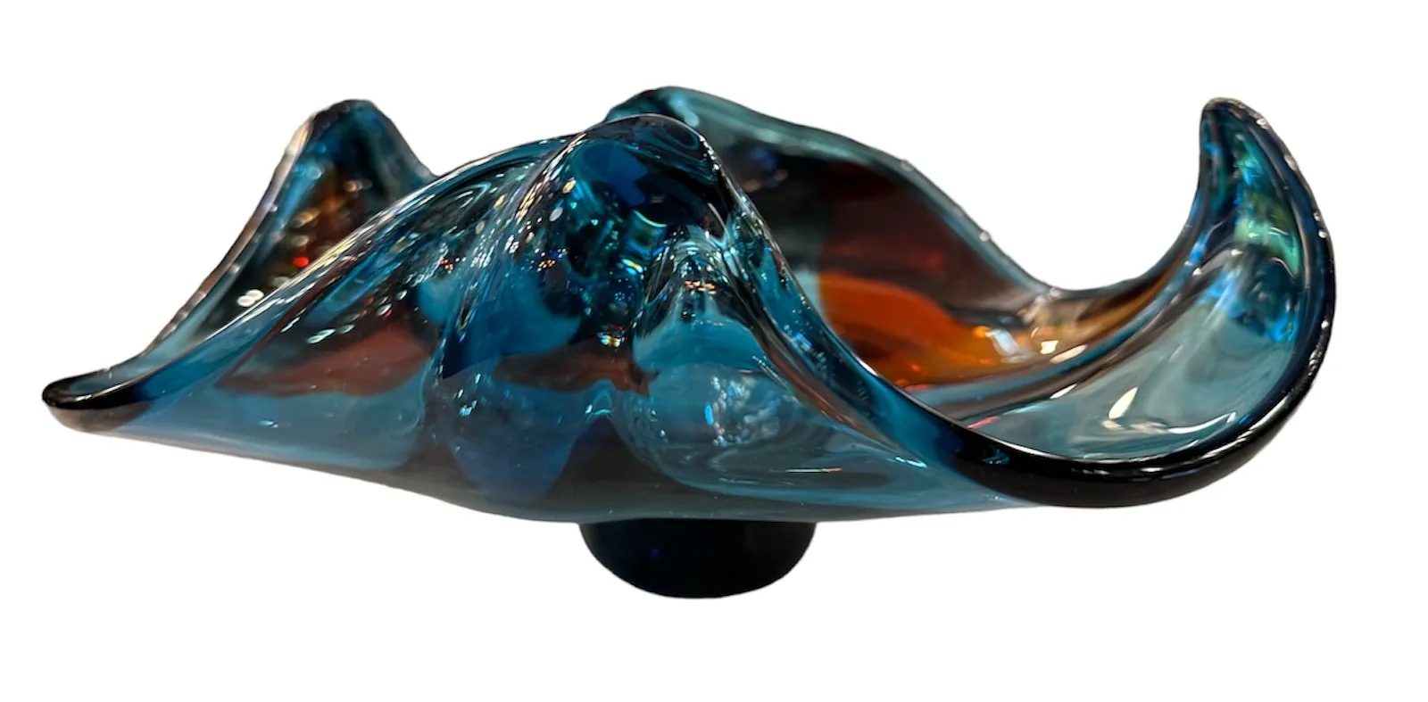 Beau cristal de Murano ancien avec un design ondulé en bleu et orange.