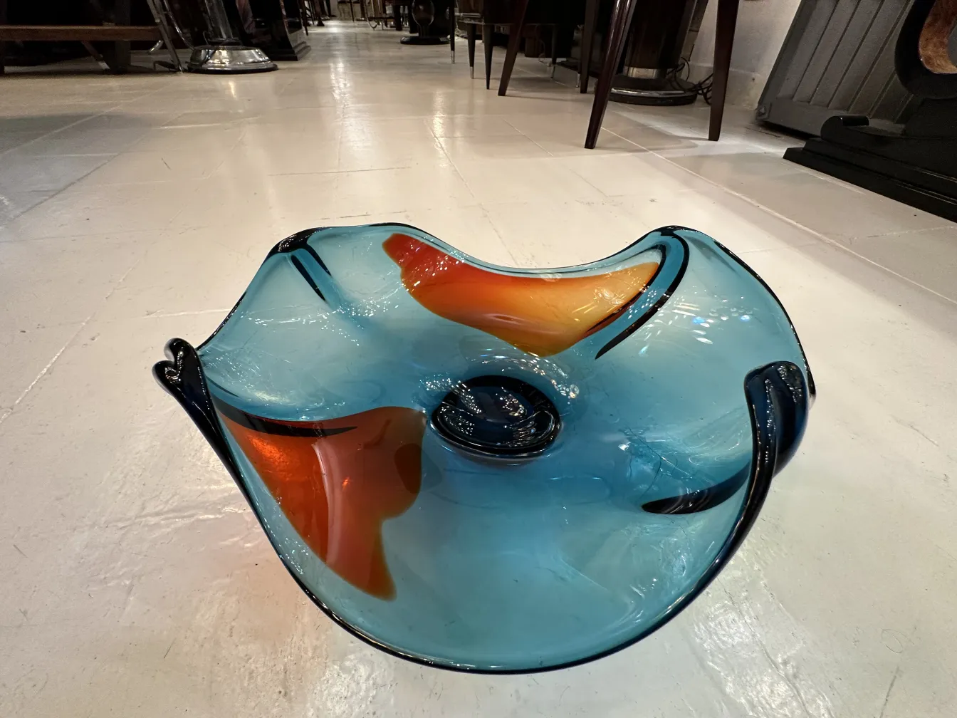 bel vetro di murano in tonalità blu e arancione