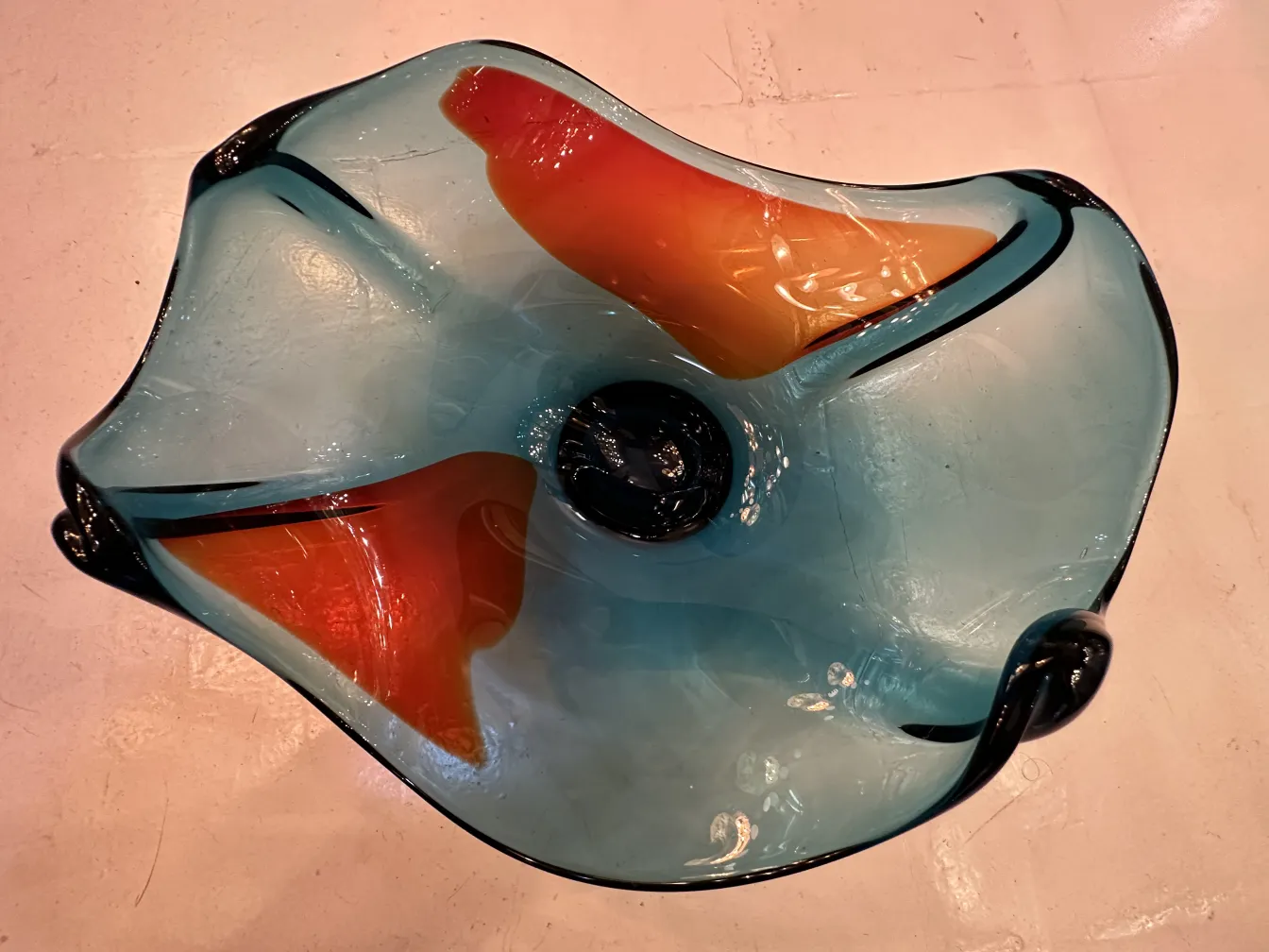 belo cristal de murano antigo com tons de azul e laranja