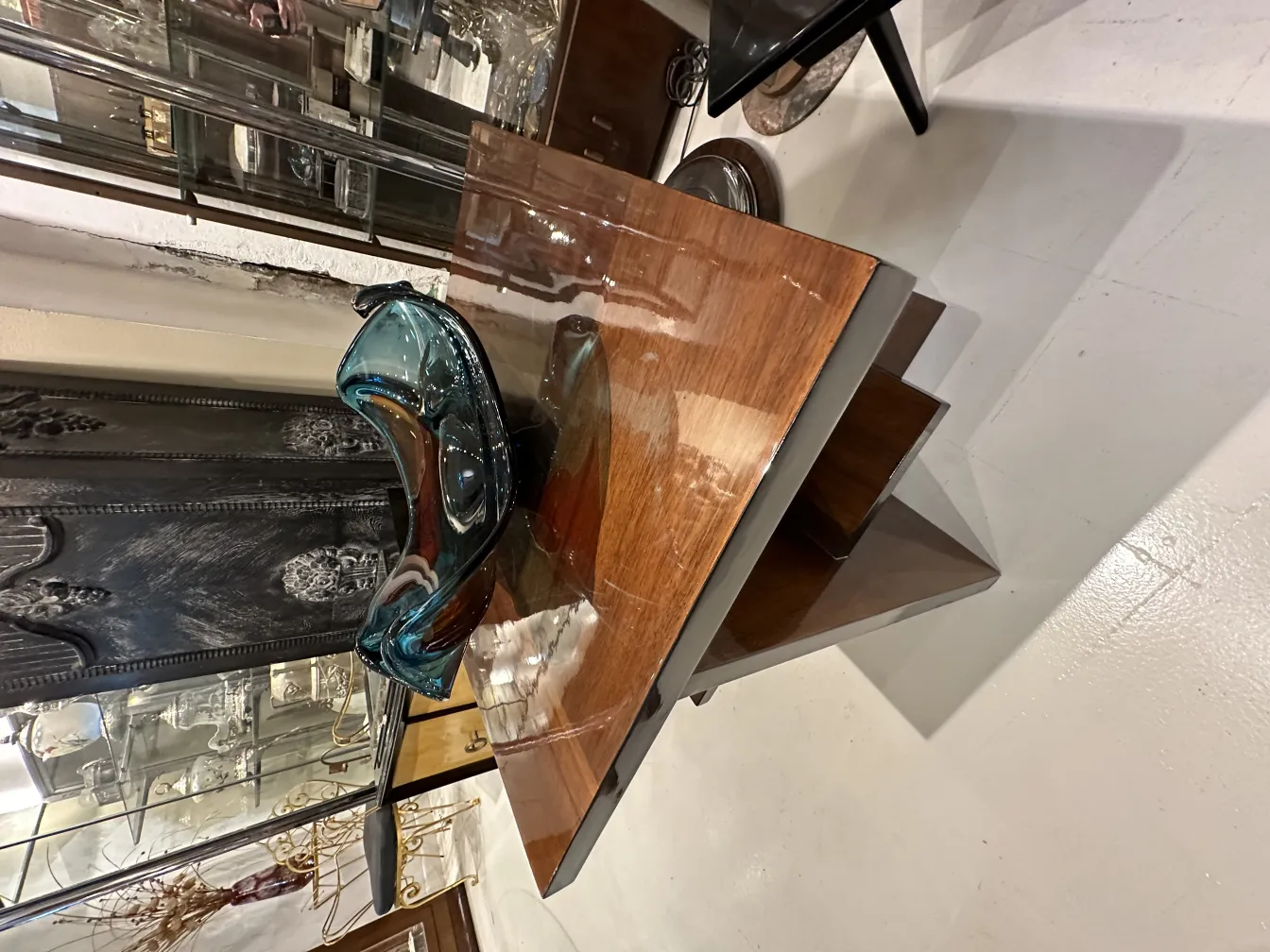 青色のムラノガラス装飾品