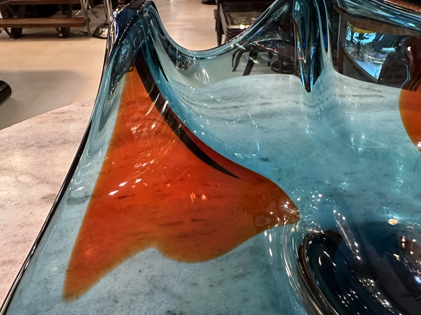 escultura colorida de cristal de murano em forma orgânica