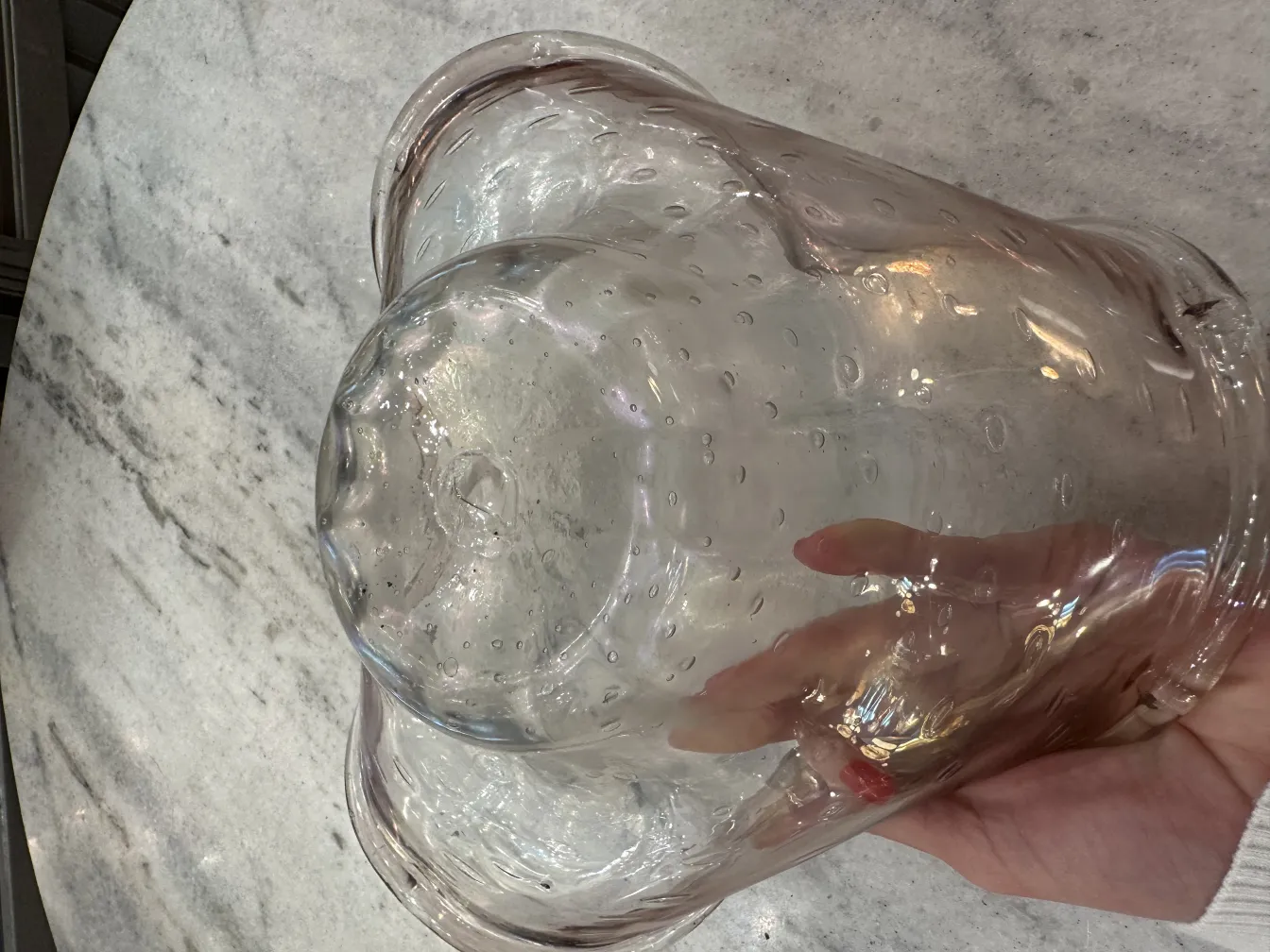 독특한 디테일을 지닌 고대 무라노 유리 장식