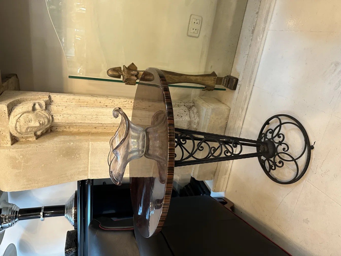 bellissimo vaso antico in vetro di murano con forma ondulata