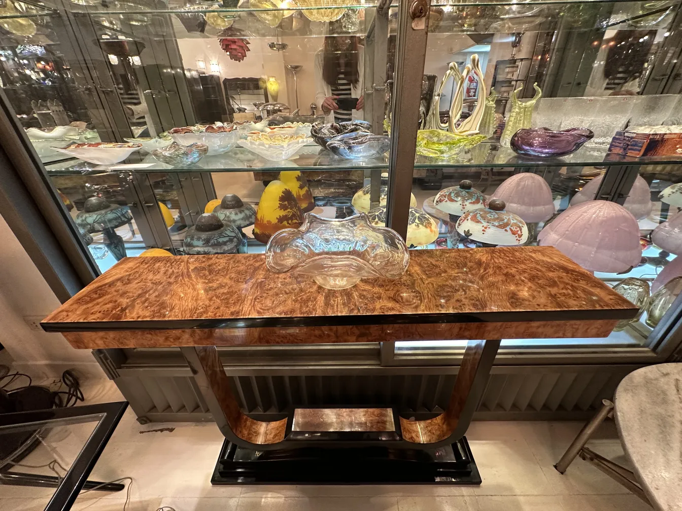 cristal de murano em forma de peça central, brilhante e colorido