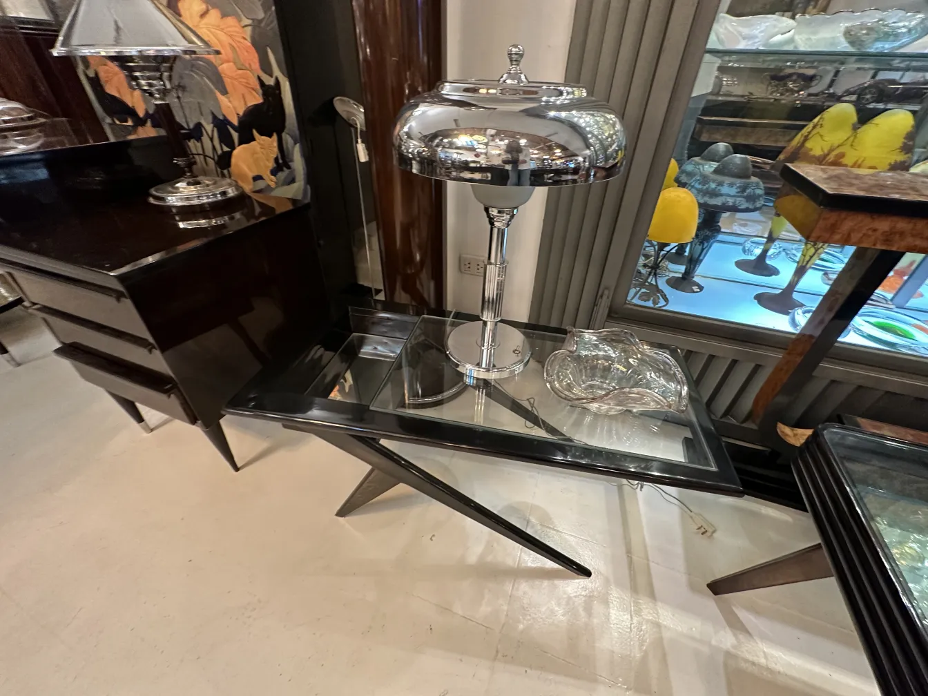 antiguo cristal de murano claro en una mesa