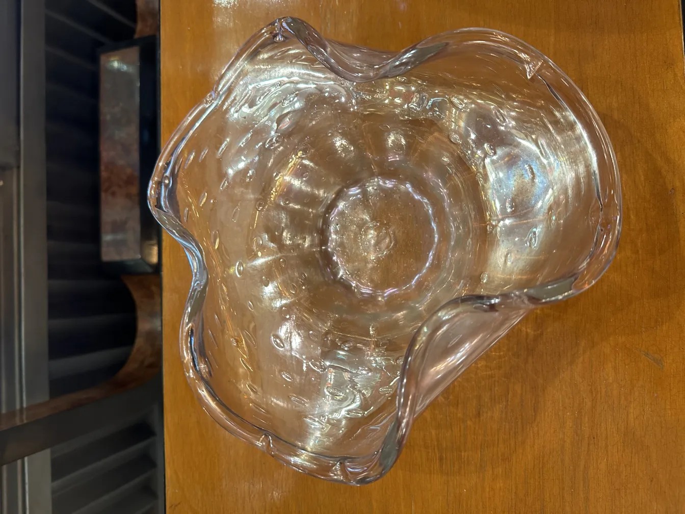 Antico vetro di Murano in forma decorativa, trasparente
