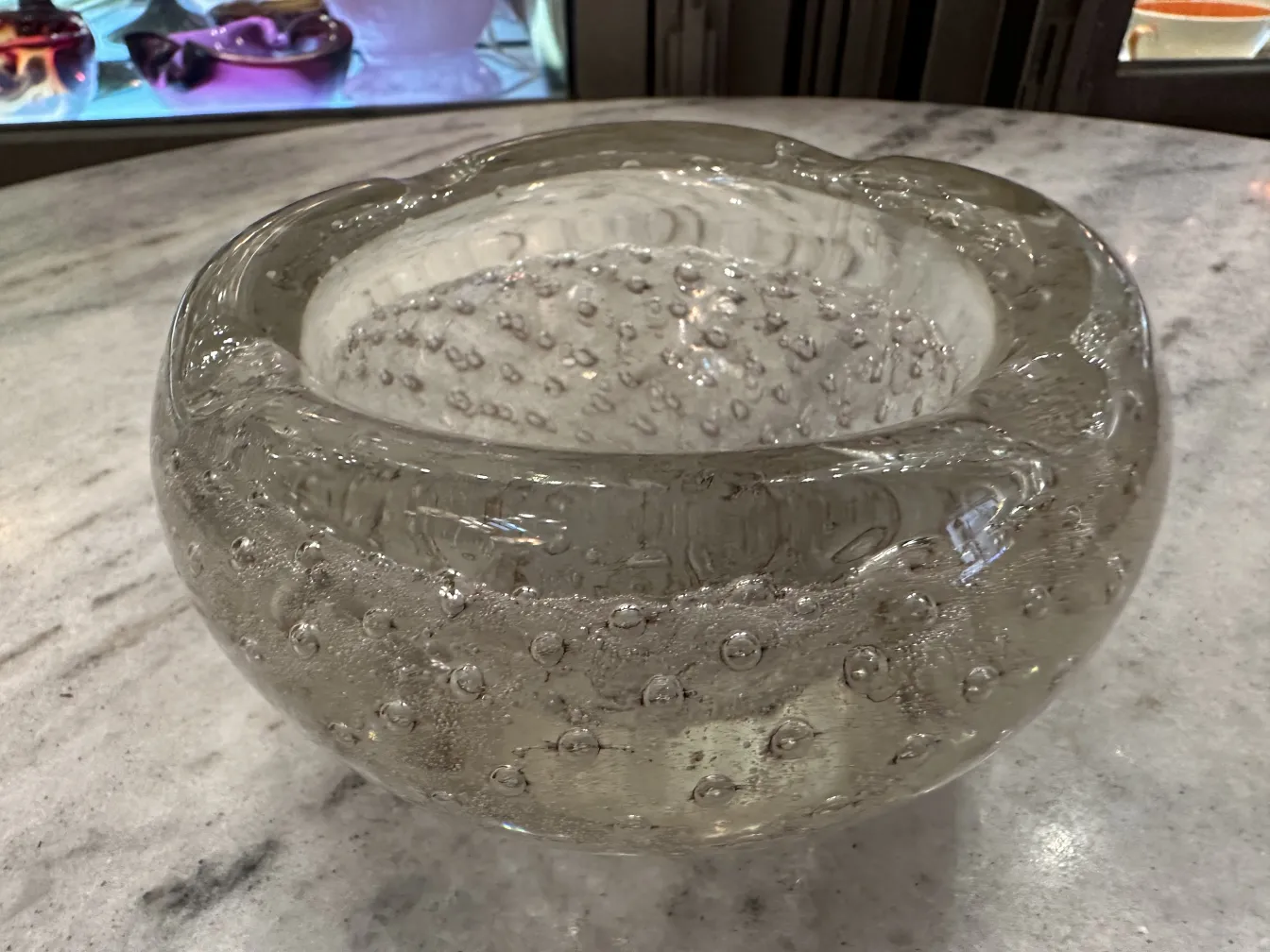 murano-glas schüssel mit dekorativen blasen