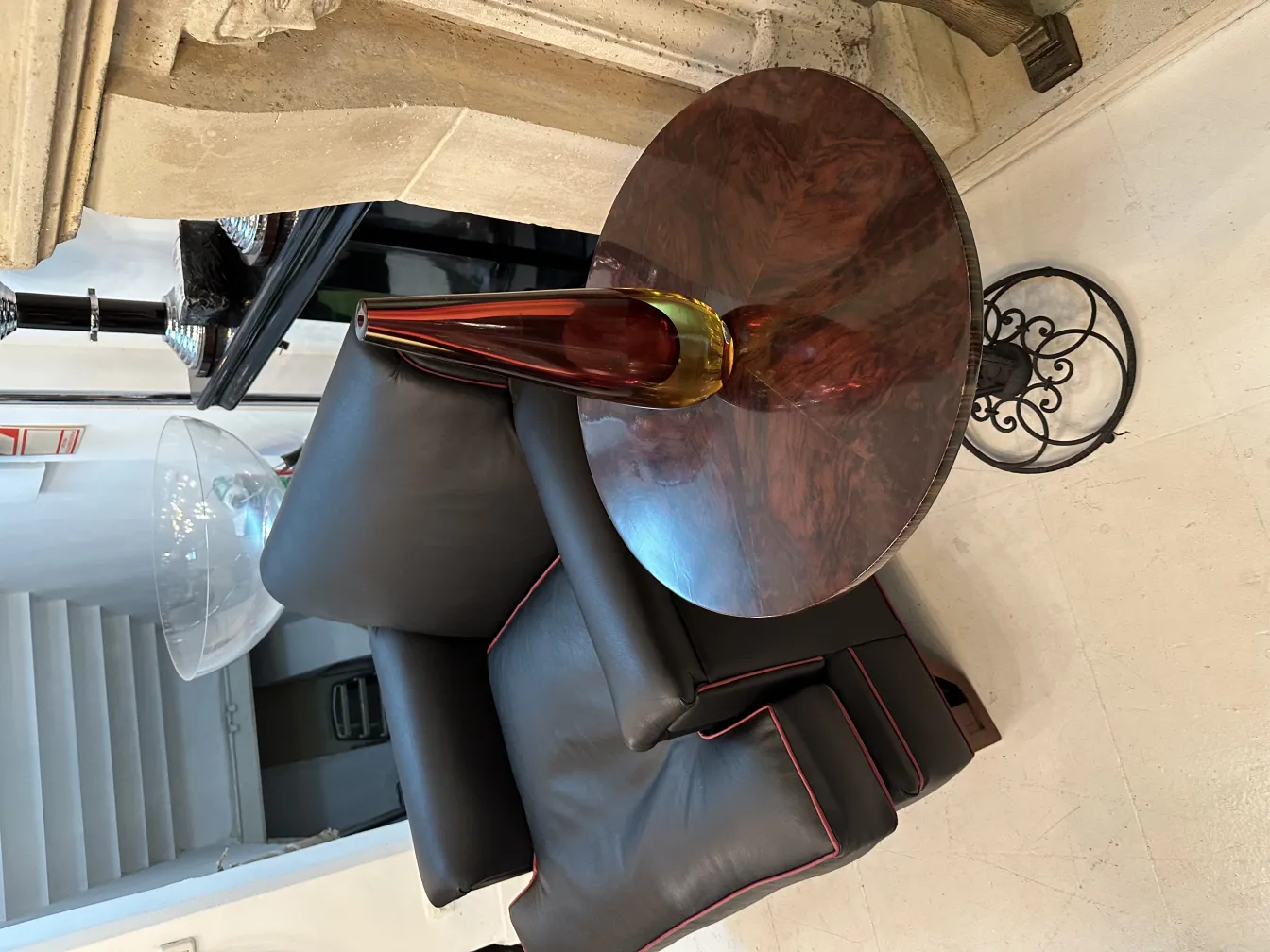 antico vaso di vetro di murano con colori caldi