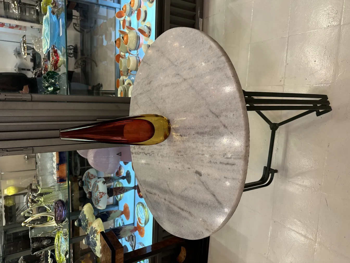 vase allongé en cristal de murano aux couleurs claires