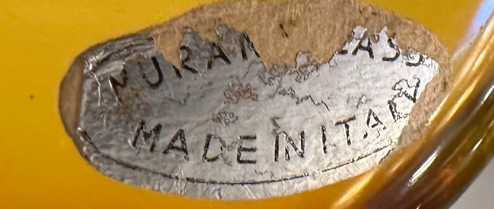 antiguo cristal de murano en forma estilizada con detalles