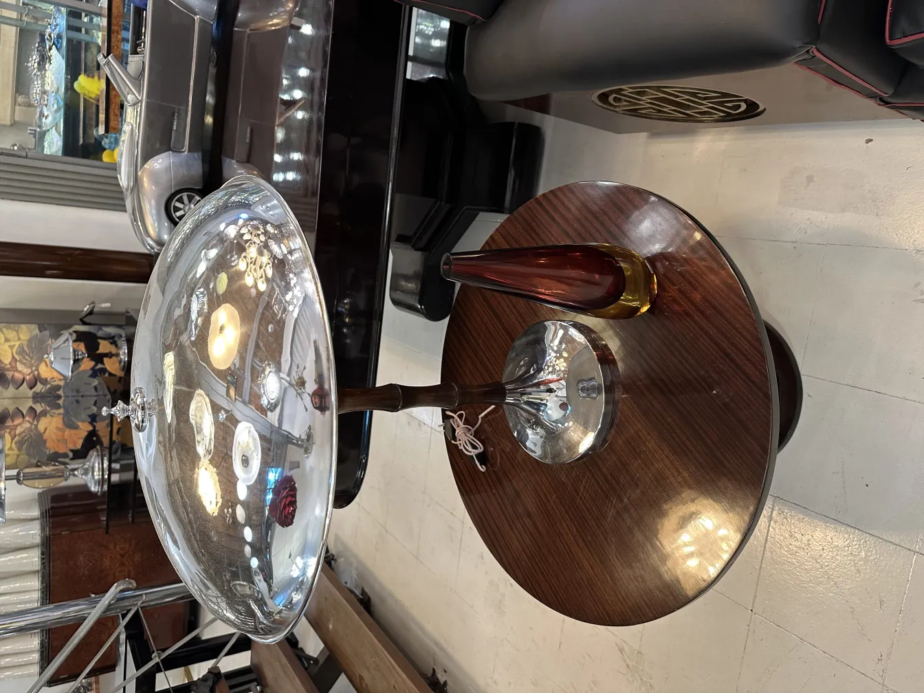 Elegantes antikes dekoratives Element aus Murano-Glas mit lebendigen Farben