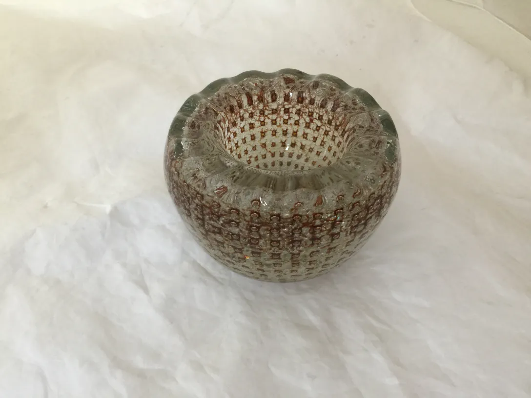 Cristal de Murano antigo com detalhes intrincados e cor