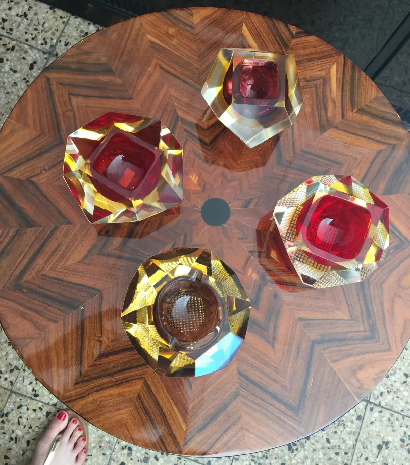 4つのカラフルなムラーノガラスの作品