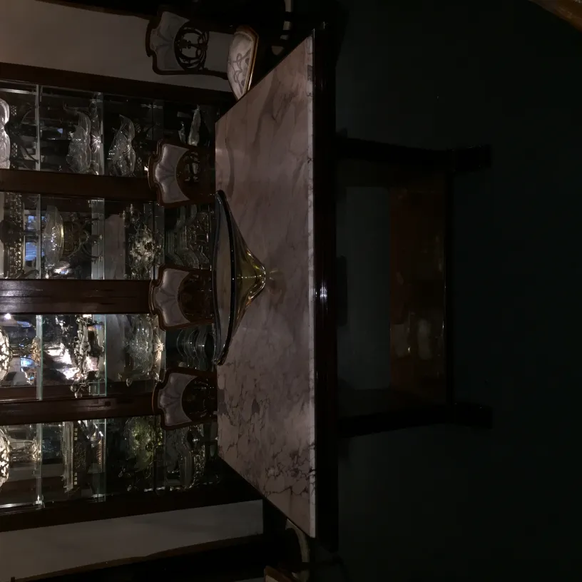 pièce décorative en cristal de murano dans un cadre ancien