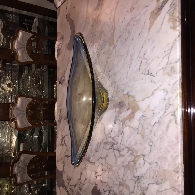 decorazione antica in vetro di murano con forme eleganti