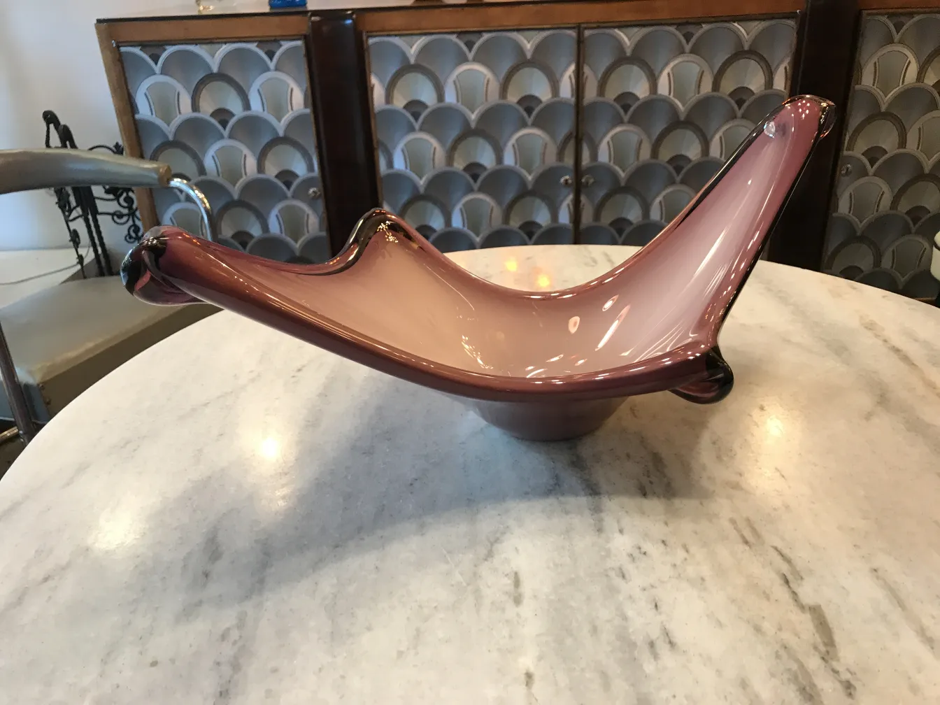 antica ciotola decorativa in vetro di murano di tonalità rosa