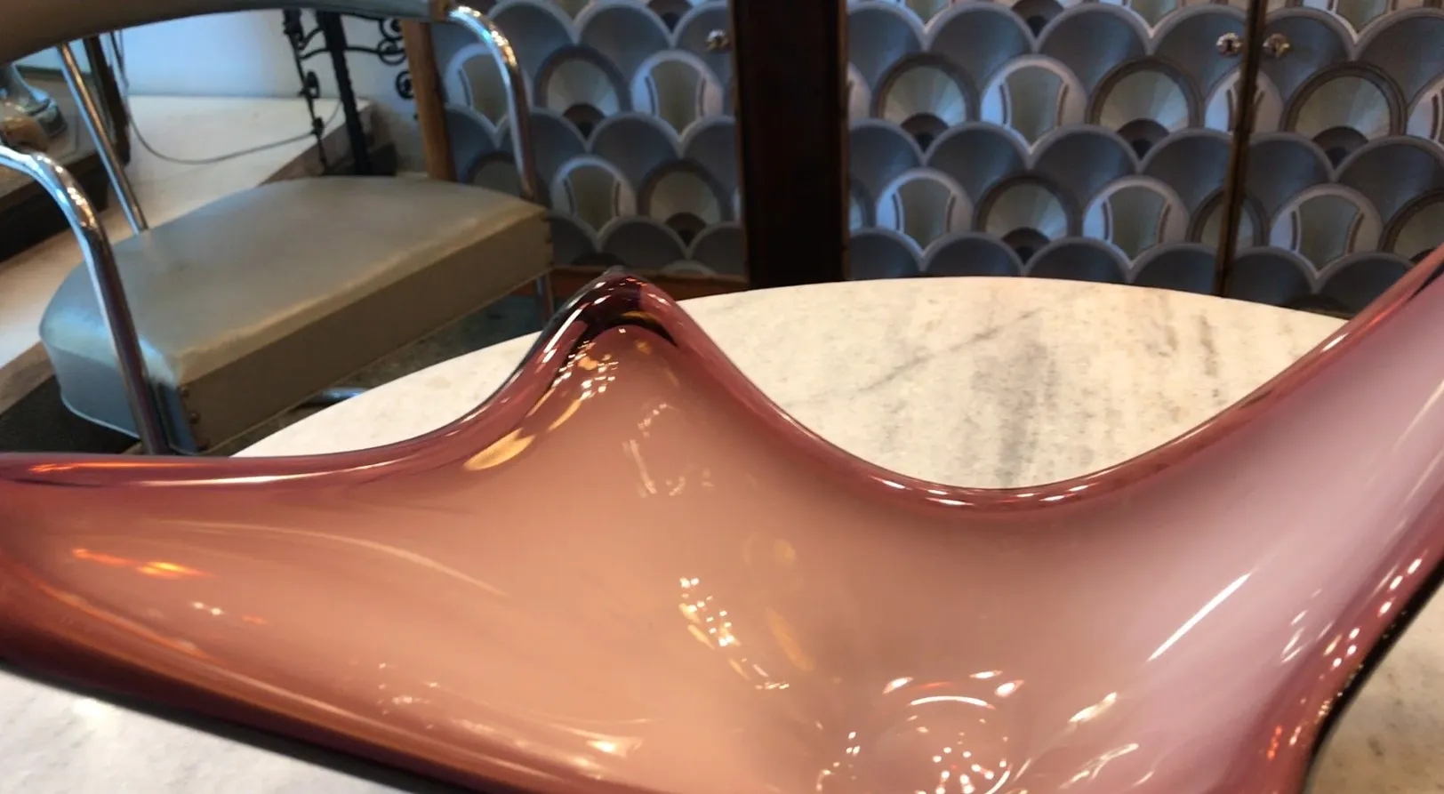 Cristal de Murano antiguo con forma elegante y brillante