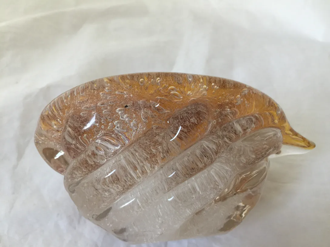 lindo cristal de murano em tons dourados e transparentes, com formas elegantes