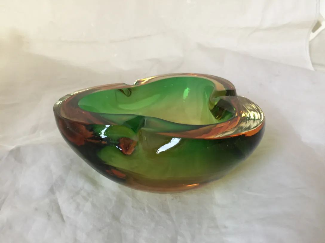 pezzo antico di vetro di murano con colori vivaci