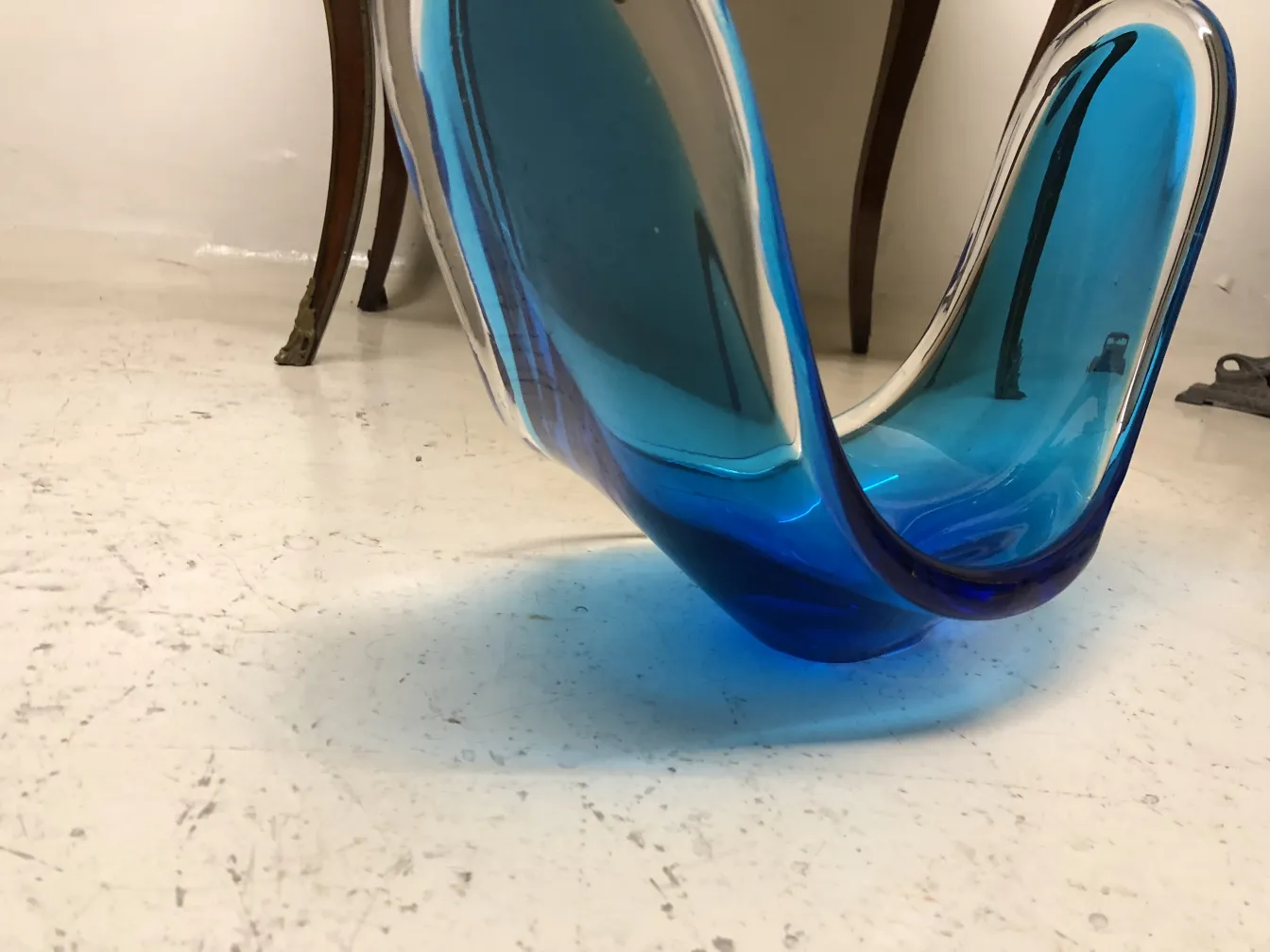 vaso antigo de cristal de murano, cor azul brilhante