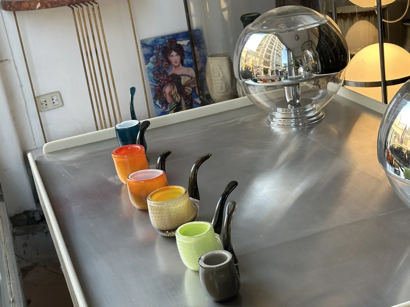 tasses en cristal de murano de couleurs vives