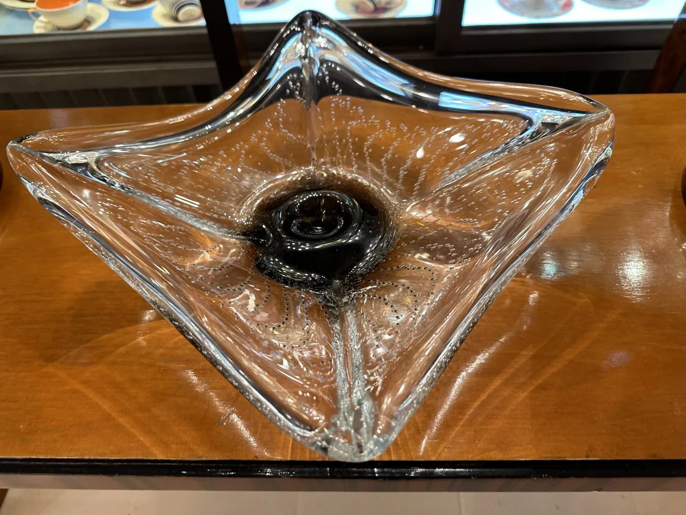bowl de cristal de murano antiguo con diseño atractivo