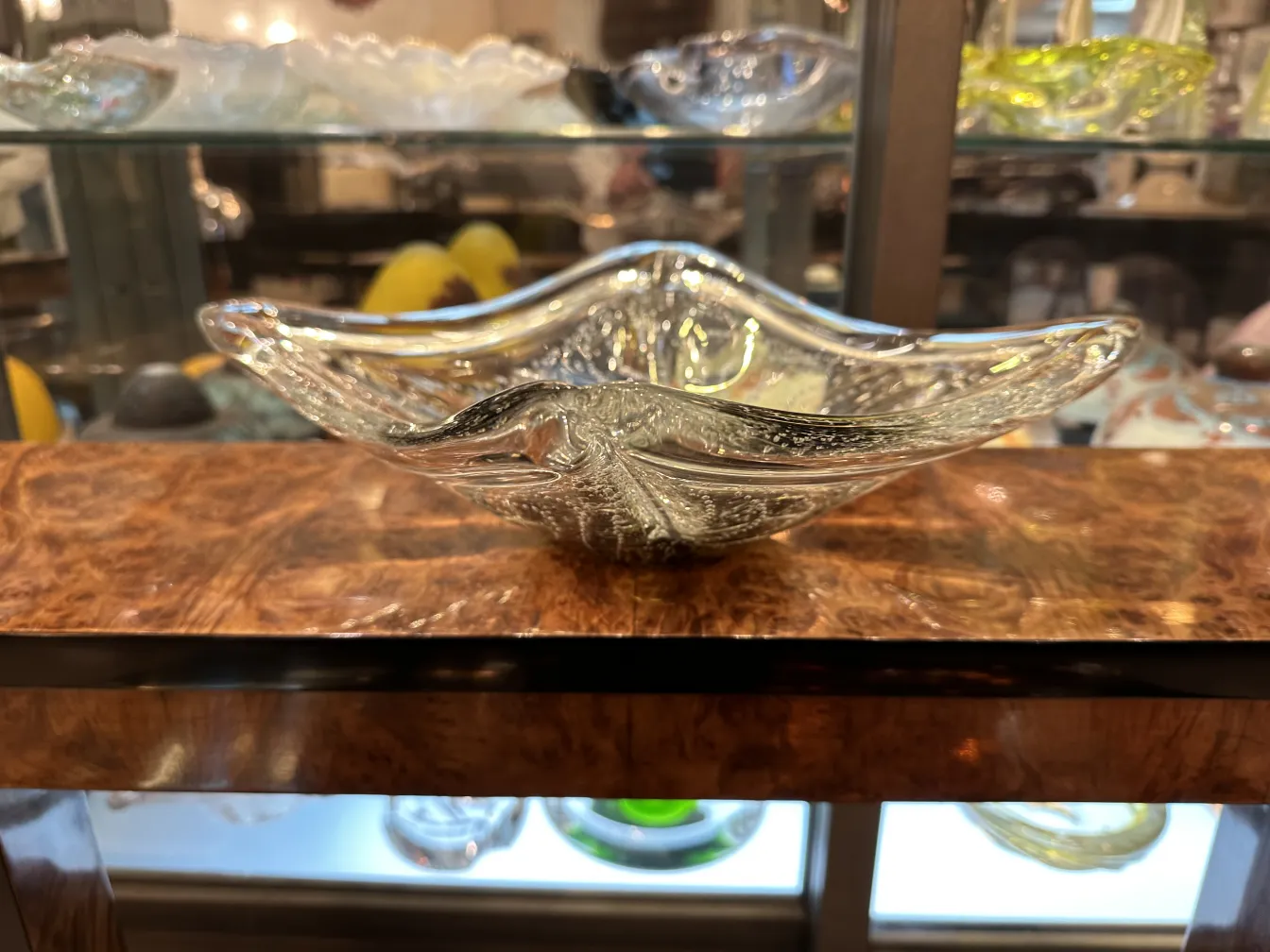 bowl de cristal de murano con formas fluidas y brillantes