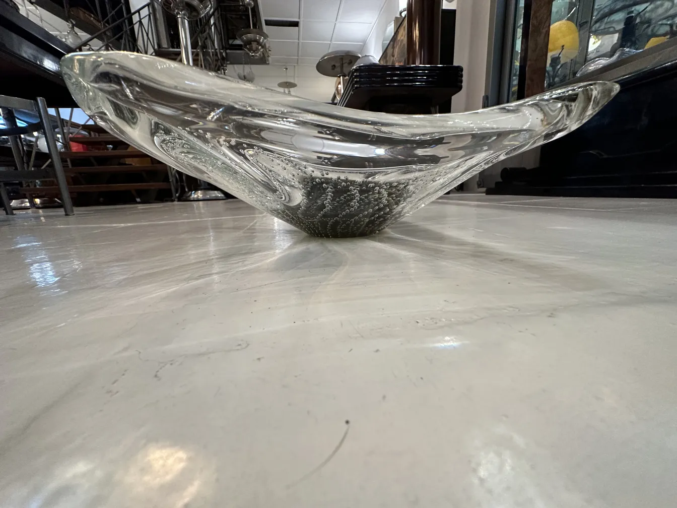 lindo prato decorativo antigo de cristal de murano em forma ondulada