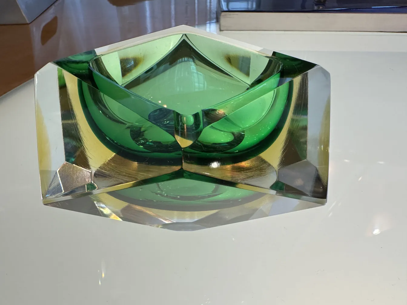 Cristal vert ancien de Murano avec forme décorative