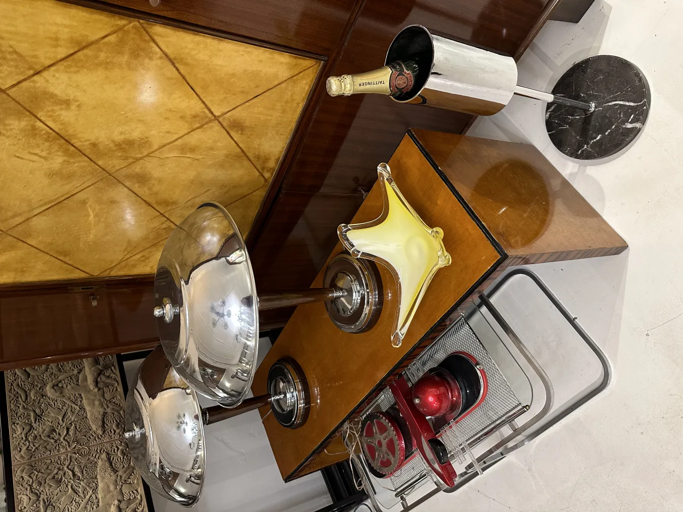 古い黄色のムラノガラスの装飾品