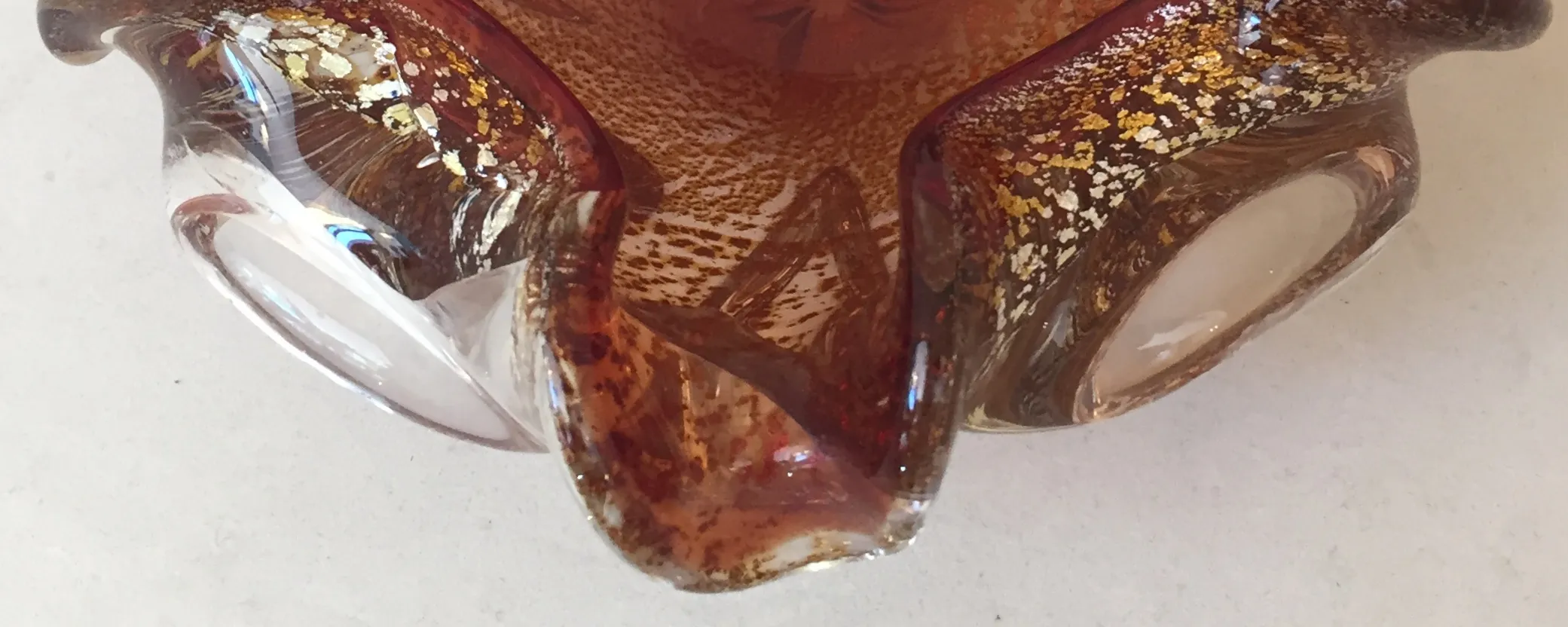 beau cristal de murano avec détails scintillants, décoration élégante