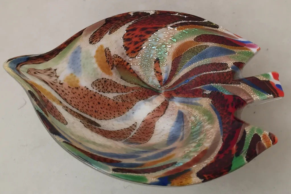 antike Murano-Glas-Skulptur mit lebhaften Farben