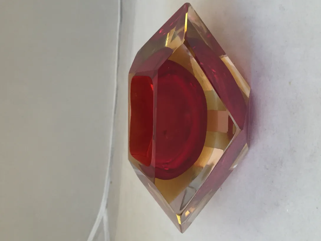 pièce en cristal de murano ancien, rouge et jaune avec un design géométrique