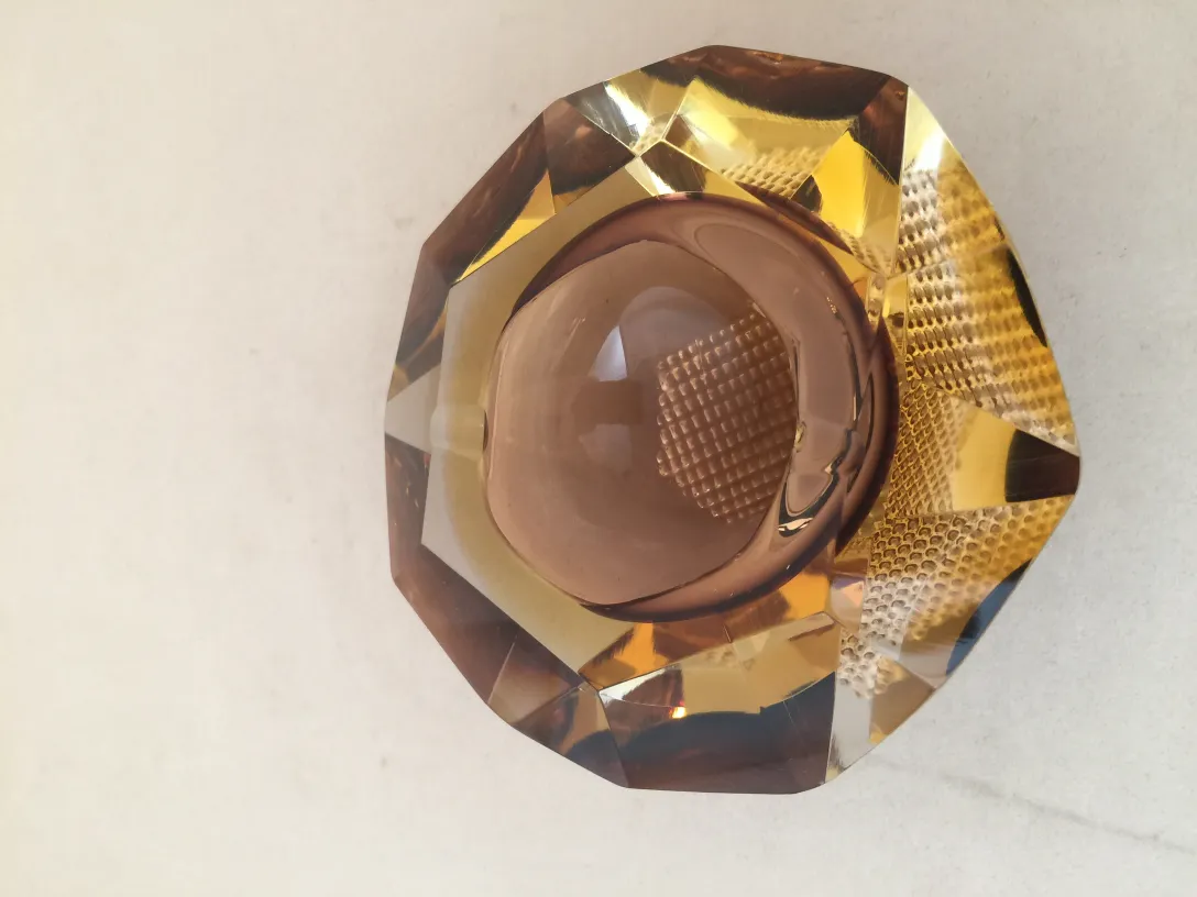 Ancien cristal de Murano avec des formes géométriques en tons miel et ambre