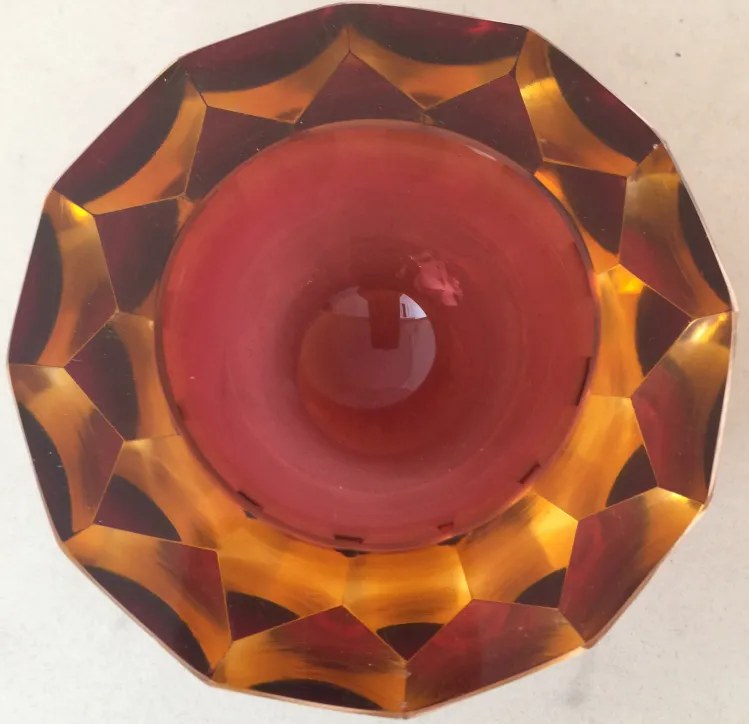 tazón antiguo de cristal de murano con colores cálidos