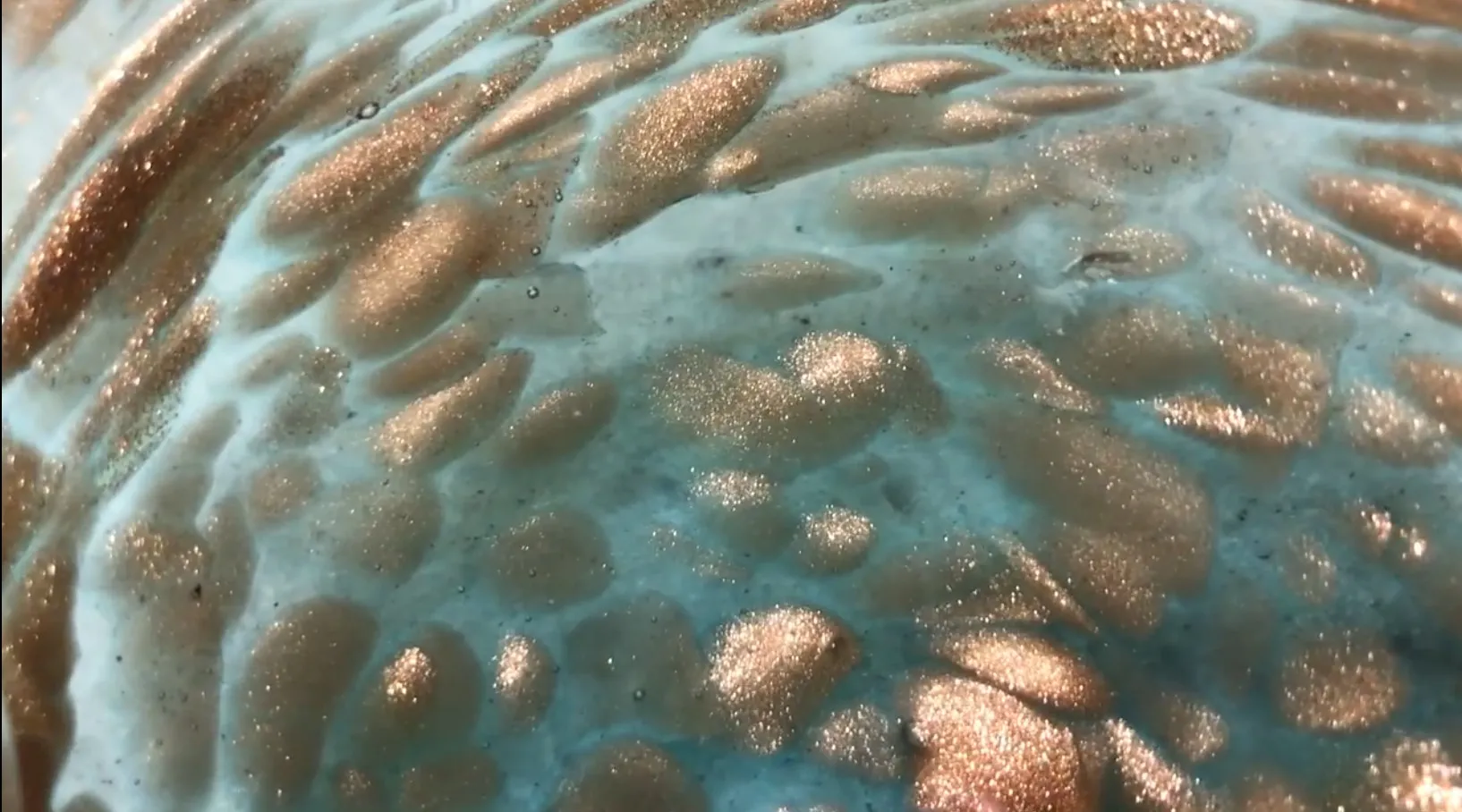 Cristal de Murano antigo com design brilhante e colorido