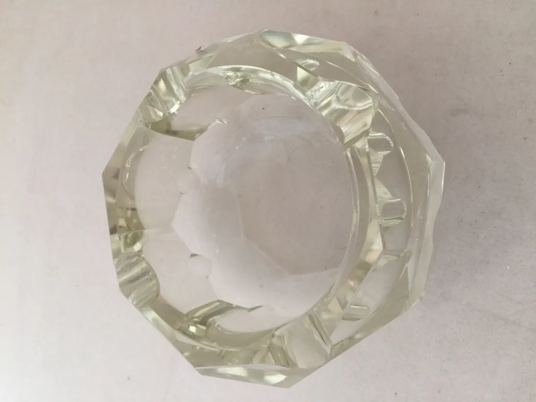 八面穆拉诺玻璃，细节清晰而优雅